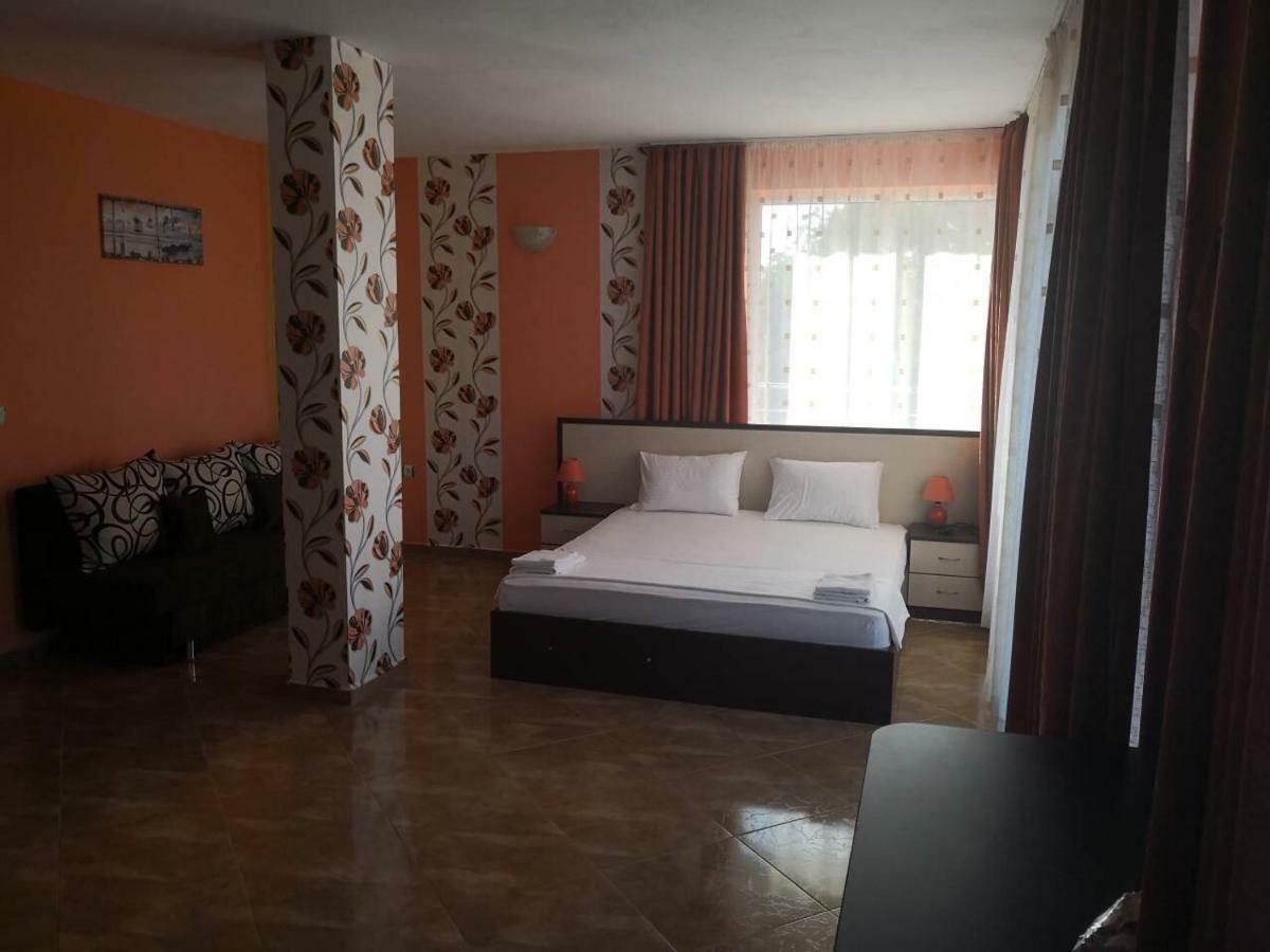 Свети Кирил Лозенец Hotel ภายนอก รูปภาพ